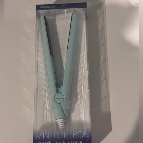 Other - Vivaspa Mini Flat Iron in Light Blue